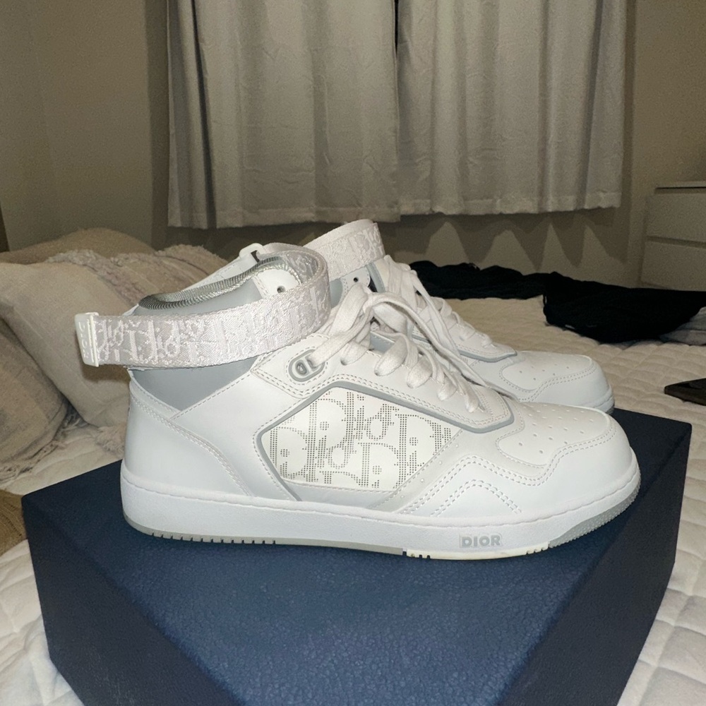 Dior White Gray High-Top B27 Sneakers (Men’s)
